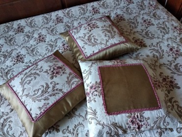 Домашний текстиль(подушки, скатерти, покрывала, чехлы)